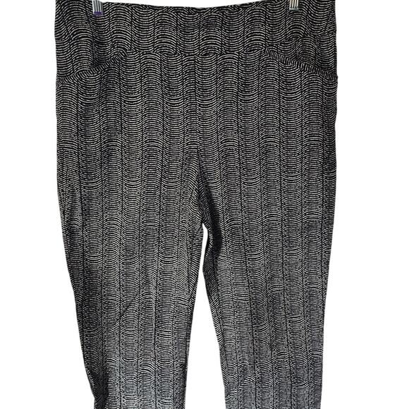 Chico's Perfect Stretch Printed Pull On Wide Elastic Wasit Cropped Pants Size 3 - Picture 2 of 6